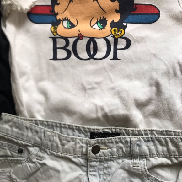 Betty Boop t shirt & denim shorts 🇺🇸 - Picture 12 of 13